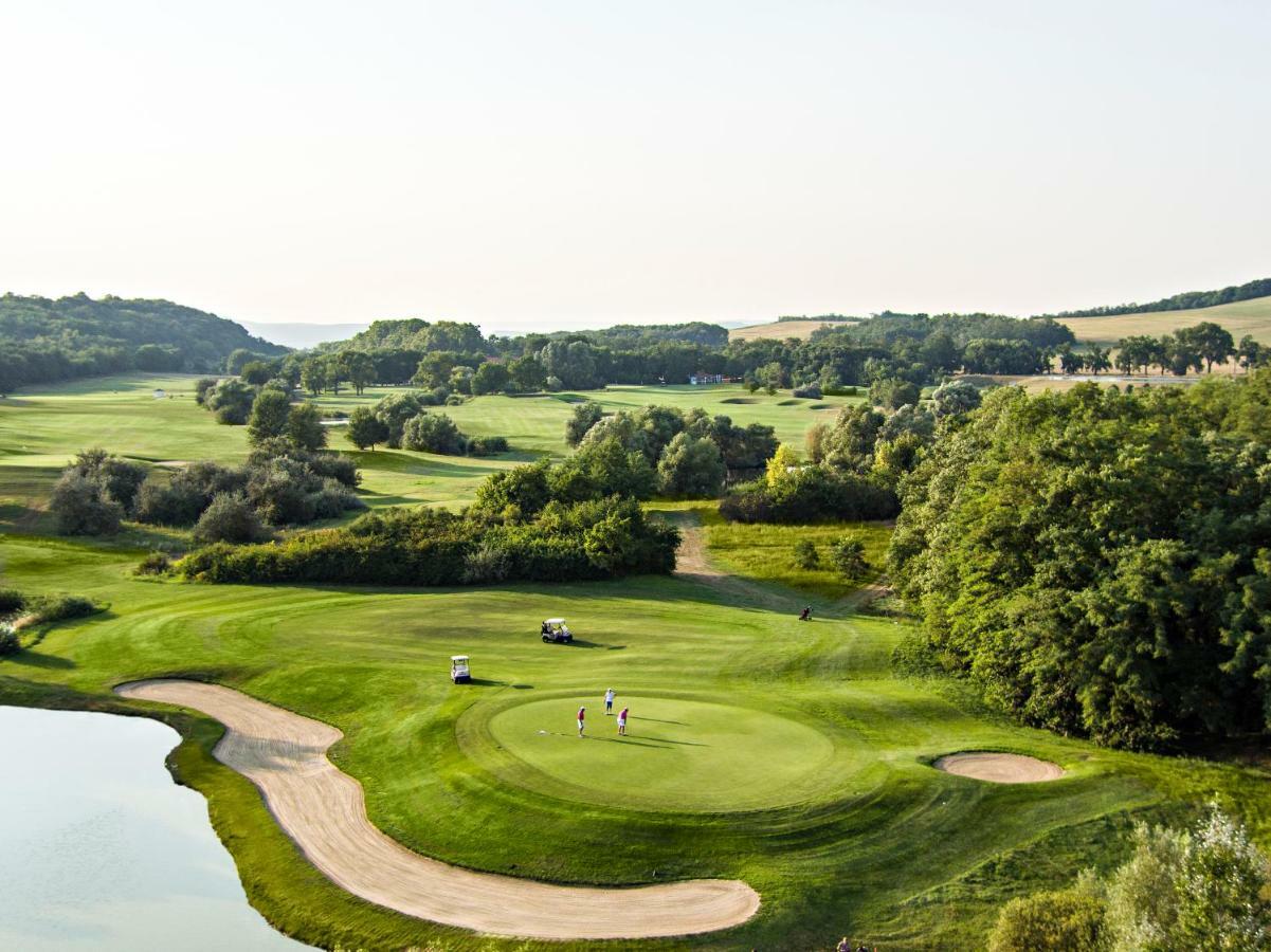 Bed and Breakfast Pannonia Golf & Country Club Alcsutdoboz Экстерьер фото